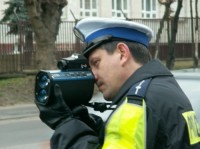 Piraci drogowi i limit prędkości – droga jako system